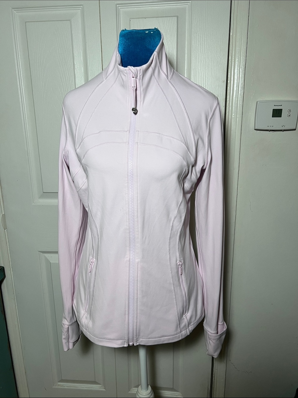 Lululemon Athletica Define Jacket Milkshake Women’s 10 Like New!!!
